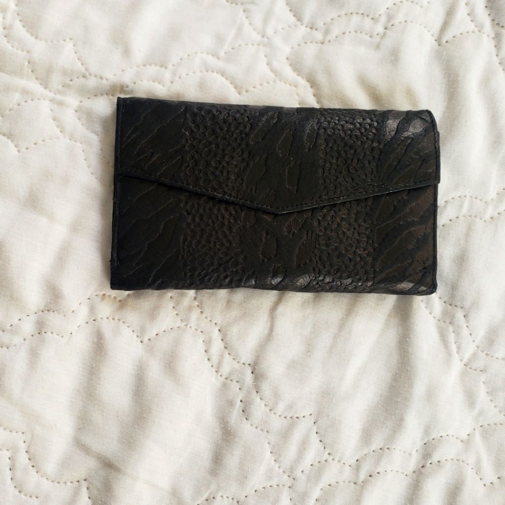 Black Vintage Wilsons Leather Checkbook Clutch Wallet Croc/Gator Embossed 1980s